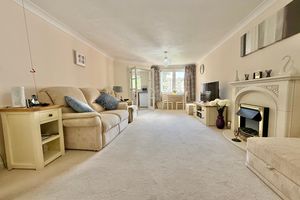 22' Living Room- click for photo gallery